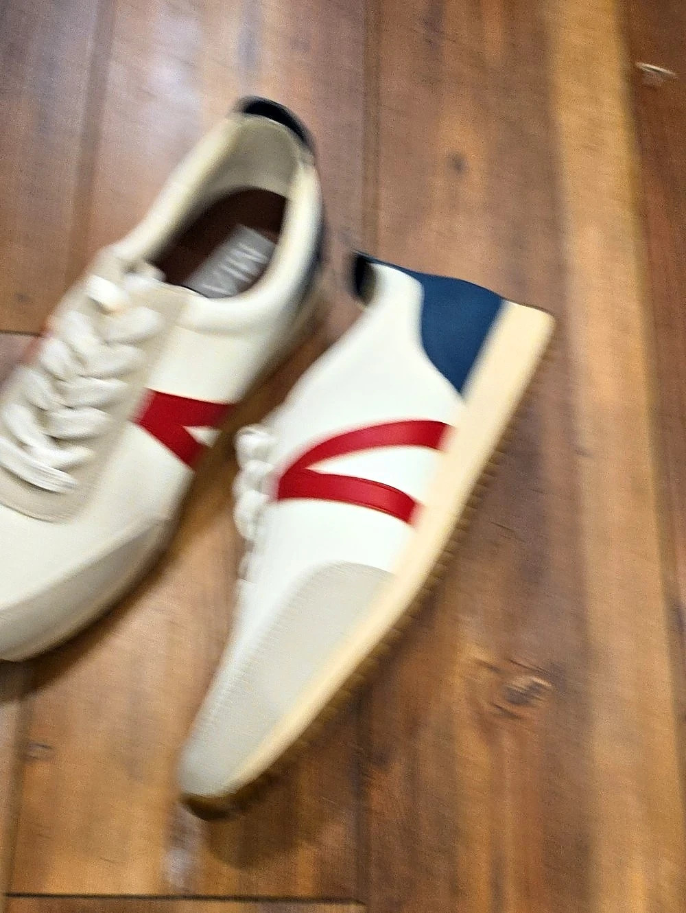 🆕 Mia Sneakers in White & Red